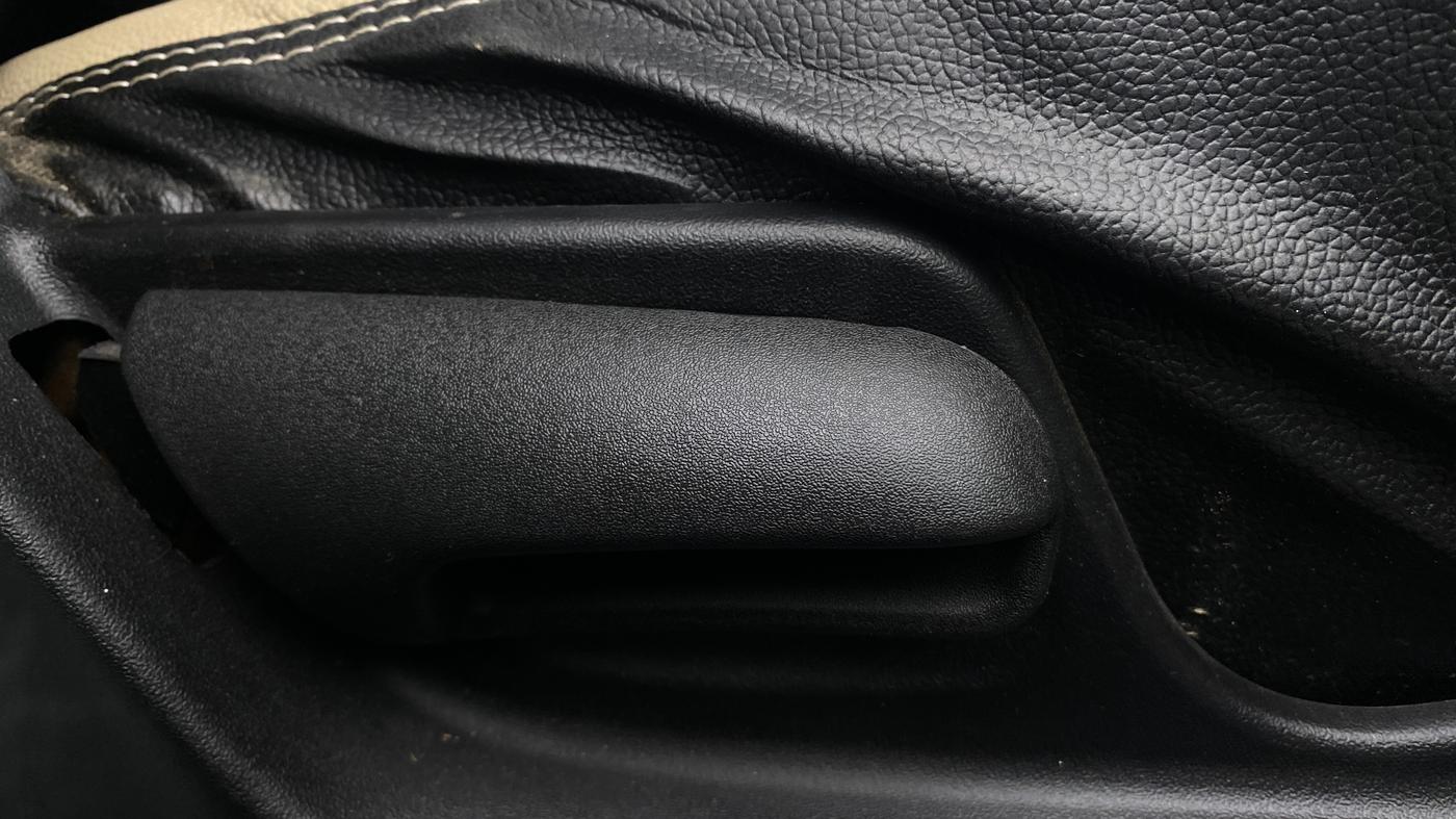 2013 Maruti Swift VDI, Diesel, Manual, 90,372 km, Driver Side Adjustment Panel