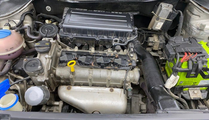 2016 Volkswagen Vento HIGHLINE 1.6 MPI, Petrol, Manual, 98,199 km, Engine View