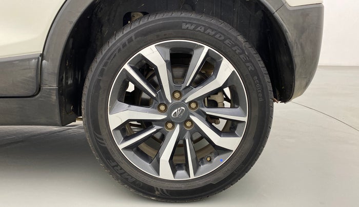 2020 Mahindra XUV300 W8 (O) DIESEL  AT, Diesel, Automatic, 27,041 km, Left Rear Wheel
