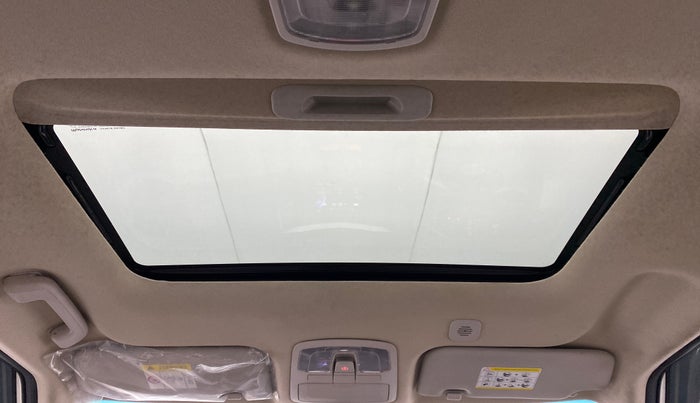 2020 Mahindra XUV300 W8 (O) DIESEL  AT, Diesel, Automatic, 27,041 km, Moonroof/ Sunroof