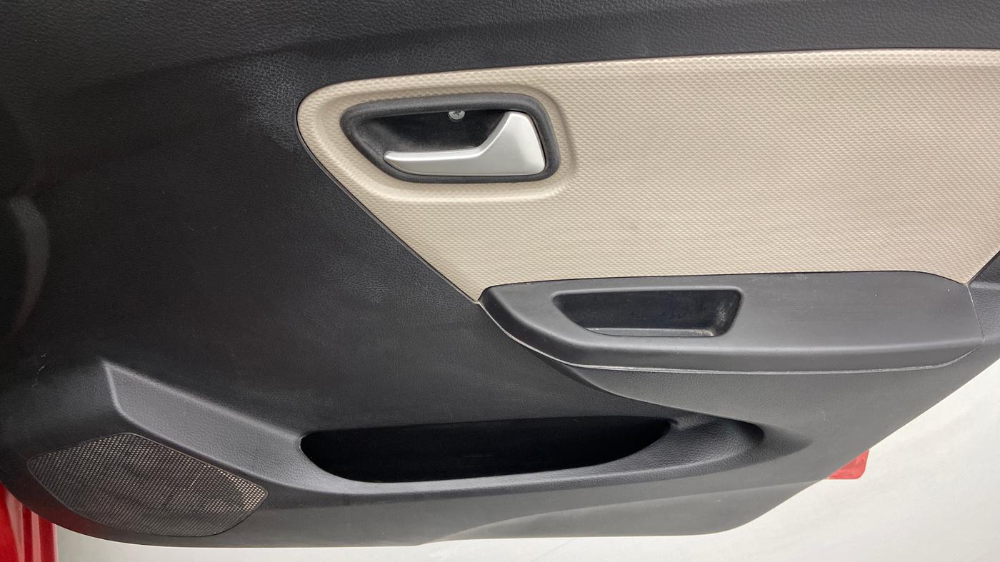 2019 Maruti Alto VXI, Petrol, Manual, 32,224 km, Driver Side Door Panels Control
