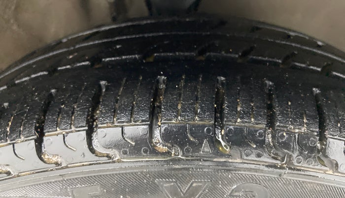 2012 Maruti Alto K10 VXI, Petrol, Manual, 91,246 km, Right Front Tyre Tread