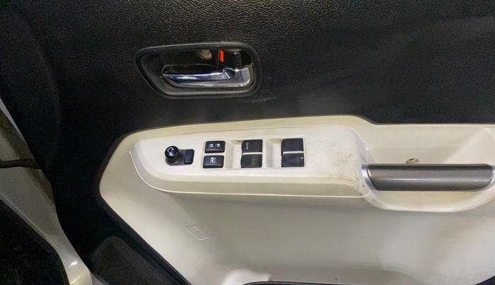 2017 Maruti IGNIS ALPHA 1.2, Petrol, Manual, 47,542 km, Driver Side Door Panels Control