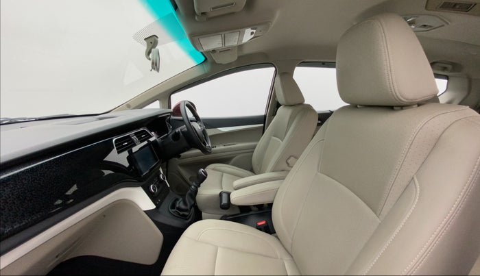 2018 Mahindra MARAZZO M8 7 STR, Diesel, Manual, 16,097 km, Right Side Front Door Cabin