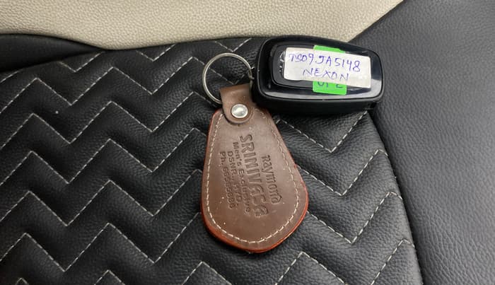2021 Tata NEXON XZA PLUS SUNROOF PETROL, Petrol, Automatic, 58,864 km, Key Close Up