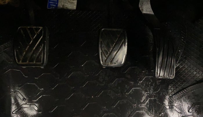 2017 Maruti Swift VDI, Diesel, Manual, 99,975 km, Pedals