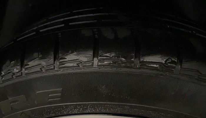 2021 MG HECTOR PLUS SHARP 1.5 PETROL TURBO DCT 6-STR, Petrol, Automatic, 25,050 km, Left Rear Tyre Tread