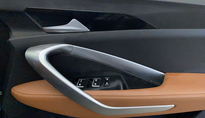 2021 MG HECTOR PLUS SHARP 1.5 PETROL TURBO DCT 6-STR, Petrol, Automatic, 25,050 km, Driver Side Door Panels Control