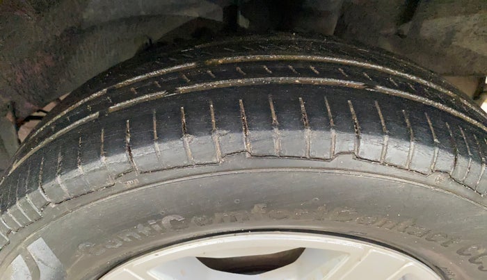 2019 Renault TRIBER RXZ, Petrol, Manual, 58,181 km, Left Rear Tyre Tread