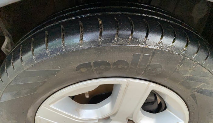 2019 Renault TRIBER RXZ, Petrol, Manual, 58,181 km, Right Front Tyre Tread