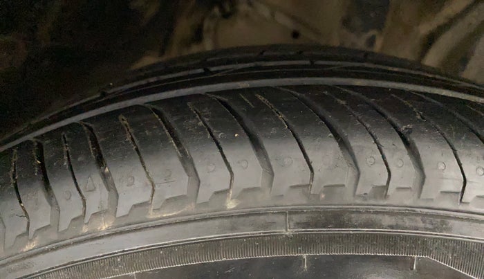 2017 Tata NEXON XT PETROL, Petrol, Manual, 21,544 km, Right Front Tyre Tread