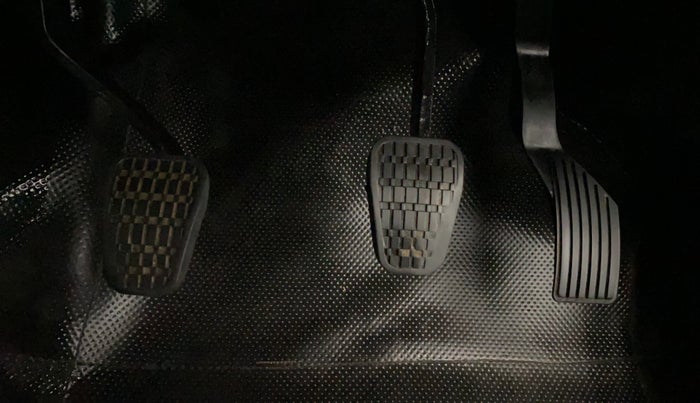 2017 Tata NEXON XT PETROL, Petrol, Manual, 21,544 km, Pedals