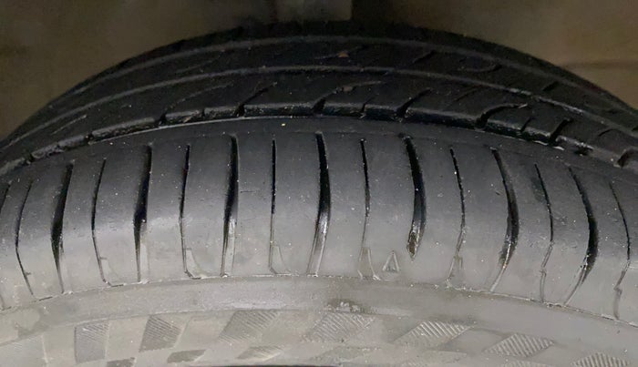 2016 Maruti Wagon R 1.0 VXI AMT, Petrol, Automatic, 47,166 km, Right Front Tyre Tread