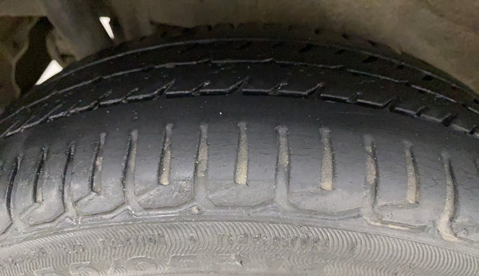 2016 Maruti Wagon R 1.0 VXI AMT, Petrol, Automatic, 47,166 km, Right Rear Tyre Tread