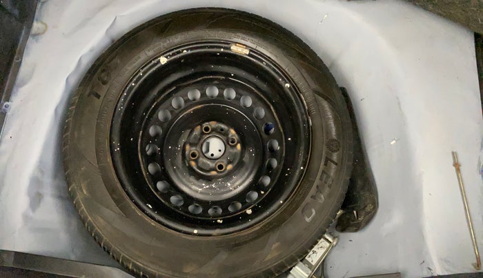 2015 Maruti Baleno DELTA PETROL 1.2, Petrol, Manual, 86,502 km, Spare Tyre