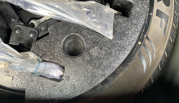 2020 Mahindra XUV300 W8 (O) 1.2 PETROL, Petrol, Manual, 56,520 km, Spare Tyre