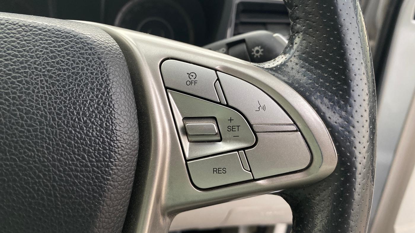 2020 Mahindra XUV300 W8 (O) 1.2 PETROL, Petrol, Manual, 56,459 km, Adaptive Cruise Control