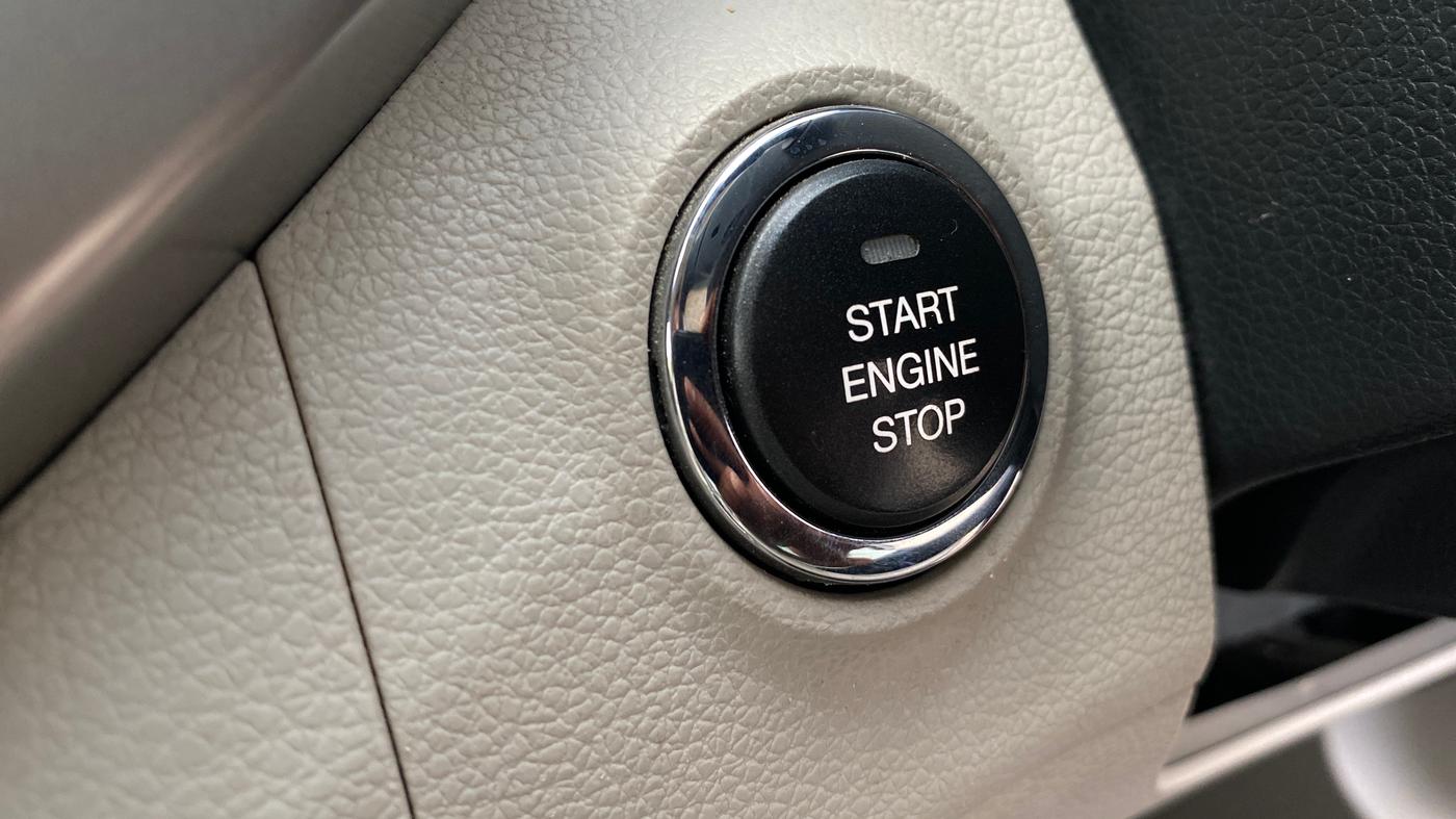 2020 Mahindra XUV300 W8 (O) 1.2 PETROL, Petrol, Manual, 56,459 km, Keyless Start/ Stop Button