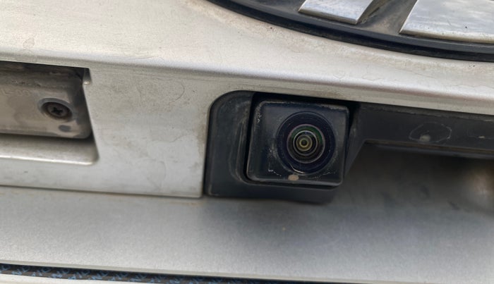 2020 Mahindra XUV300 W8 (O) 1.2 PETROL, Petrol, Manual, 56,520 km, Parking Camera