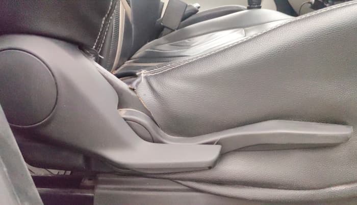 2017 Maruti IGNIS ALPHA 1.2, Petrol, Manual, 73,900 km, Driver Side Adjustment Panel