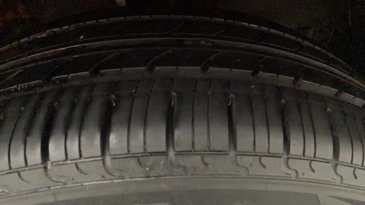 2016 Maruti Baleno DELTA PETROL 1.2, Petrol, Manual, 9,508 km, Right Front Tyre Tread