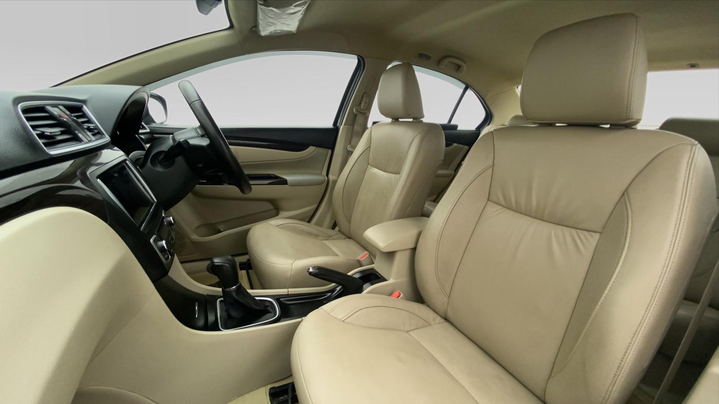 2018 Maruti Ciaz ALPHA 1.4 VVT AMT, Petrol, Automatic, 46,984 km, Right Side Front Door Cabin