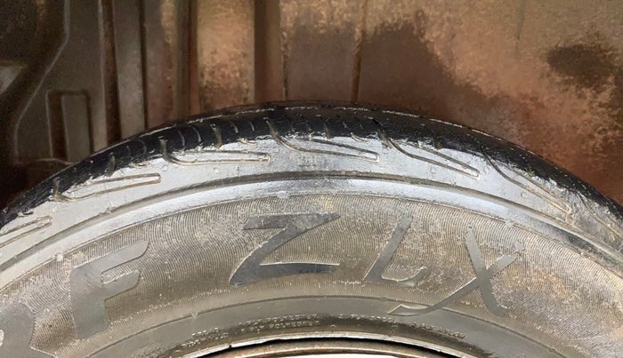 2014 Maruti Swift VXI, Petrol, Manual, 1,44,858 km, Right Rear Tyre Tread