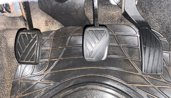 2014 Maruti Swift VXI, Petrol, Manual, 1,44,858 km, Pedals