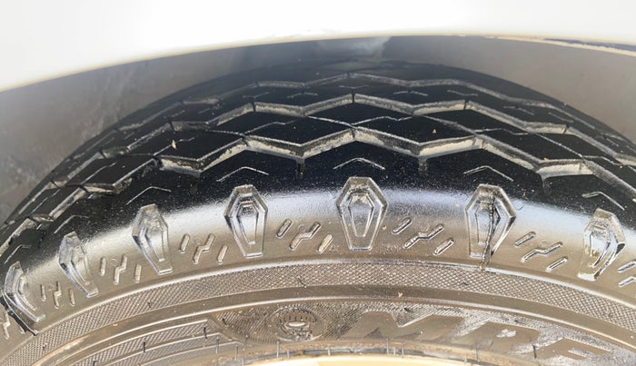 2013 Maruti Alto 800 VXI, Petrol, Manual, 32,935 km, Right Front Tyre Tread