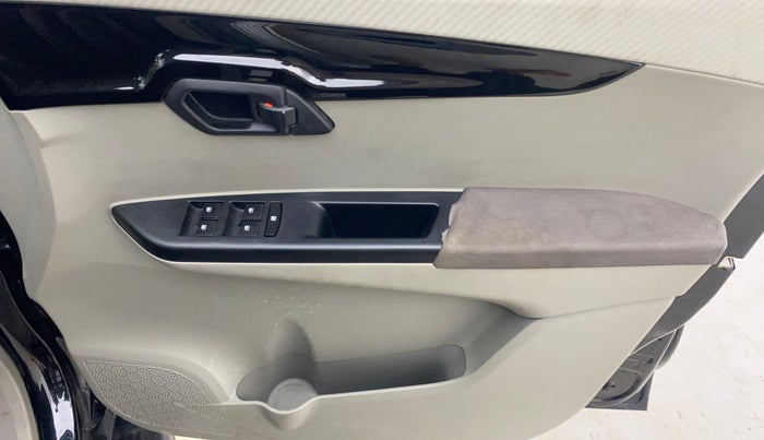 2016 Mahindra Kuv100 K8 6 STR, Petrol, Manual, 38,720 km, Driver Side Door Panels Control