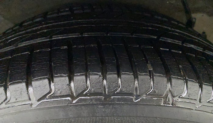 2013 Hyundai Verna FLUIDIC 1.6 VTVT SX, Petrol, Manual, 32,253 km, Left Front Tyre Tread