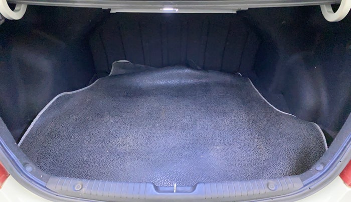 2013 Hyundai Verna FLUIDIC 1.6 VTVT SX, Petrol, Manual, 32,253 km, Boot Inside