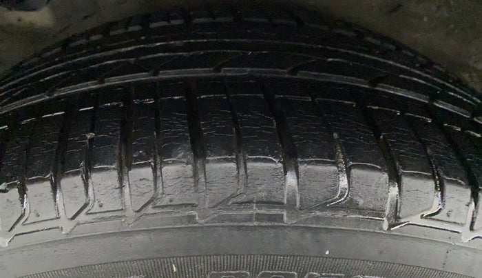 2013 Hyundai Verna FLUIDIC 1.6 VTVT SX, Petrol, Manual, 32,253 km, Left Rear Tyre Tread