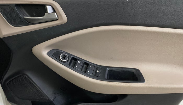 2015 Hyundai Elite i20 MAGNA 1.2, Petrol, Manual, 27,549 km, Driver Side Door Panels Control