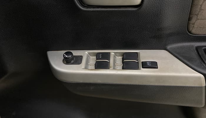 2013 Maruti Wagon R 1.0 VXI, Petrol, Manual, 1,31,457 km, Driver Side Door Panels Control
