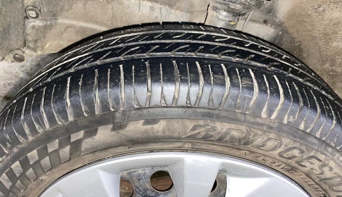 2013 Maruti Wagon R 1.0 VXI, Petrol, Manual, 1,31,457 km, Left Front Tyre Tread