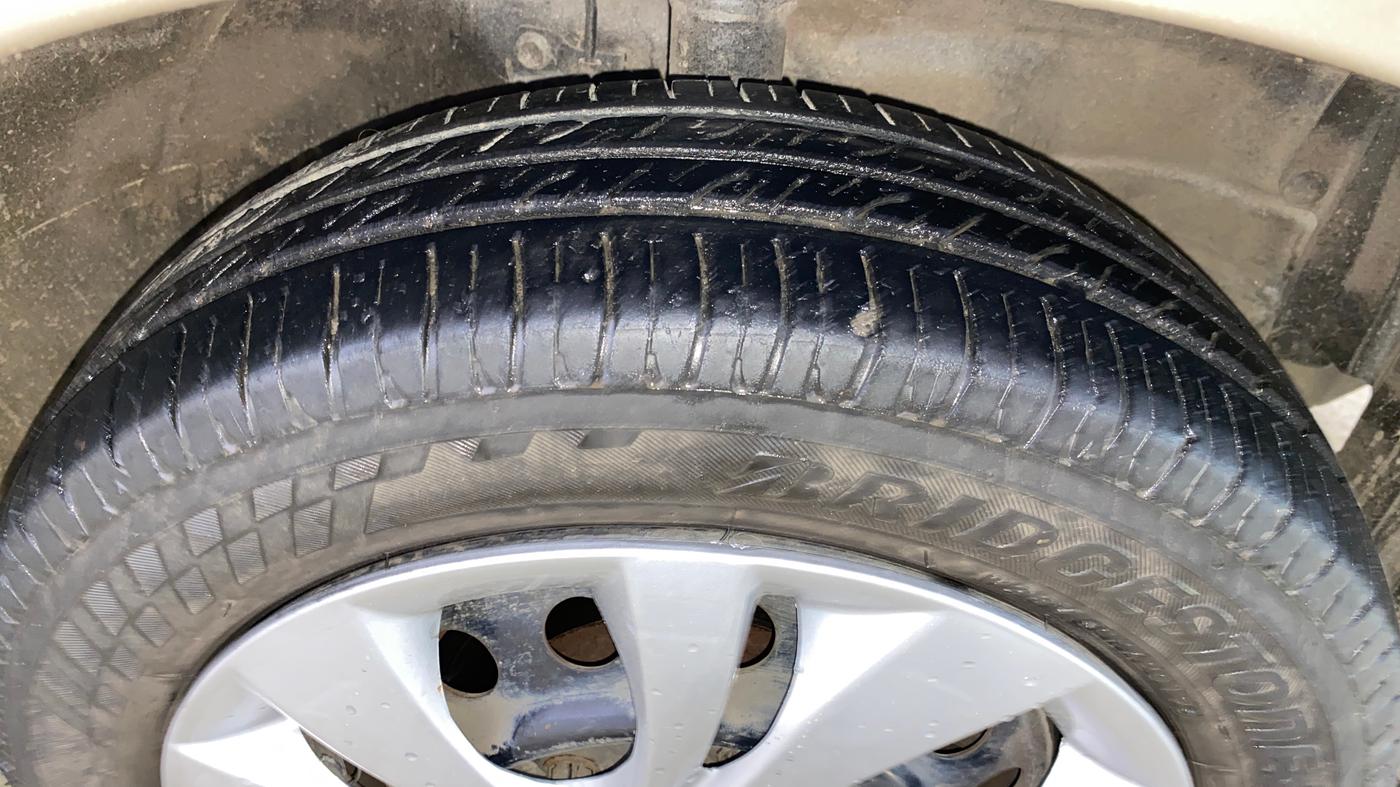 2013 Maruti Wagon R 1.0 VXI, Petrol, Manual, 1,31,557 km, Right Front Tyre Tread