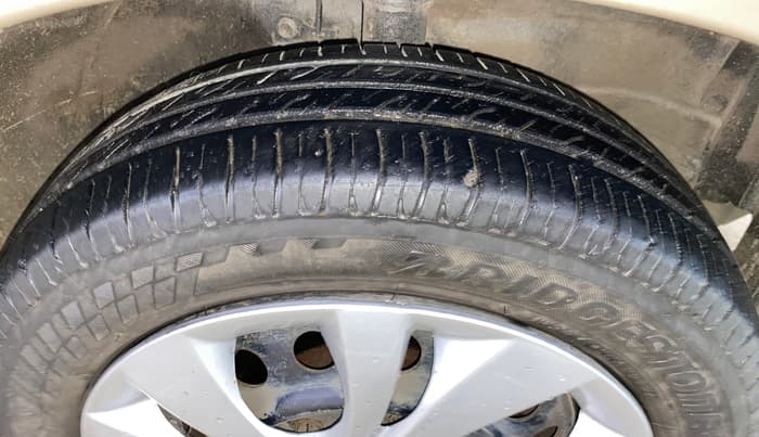 2013 Maruti Wagon R 1.0 VXI, Petrol, Manual, 1,31,457 km, Right Front Tyre Tread