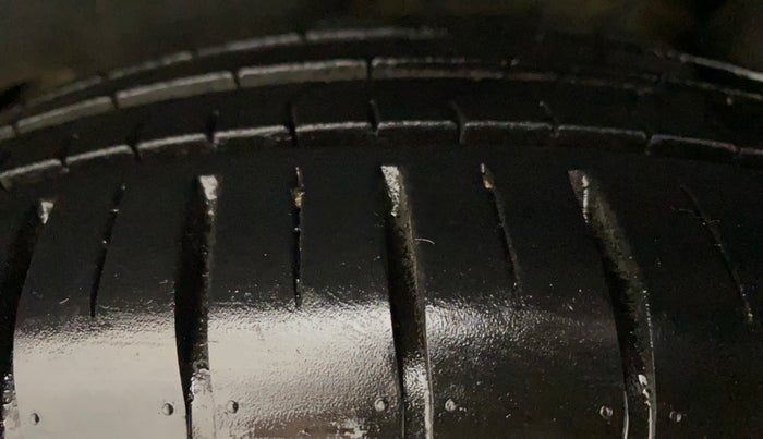2019 Maruti Swift ZXI PLUS, Petrol, Manual, 17,936 km, Left Rear Tyre Tread