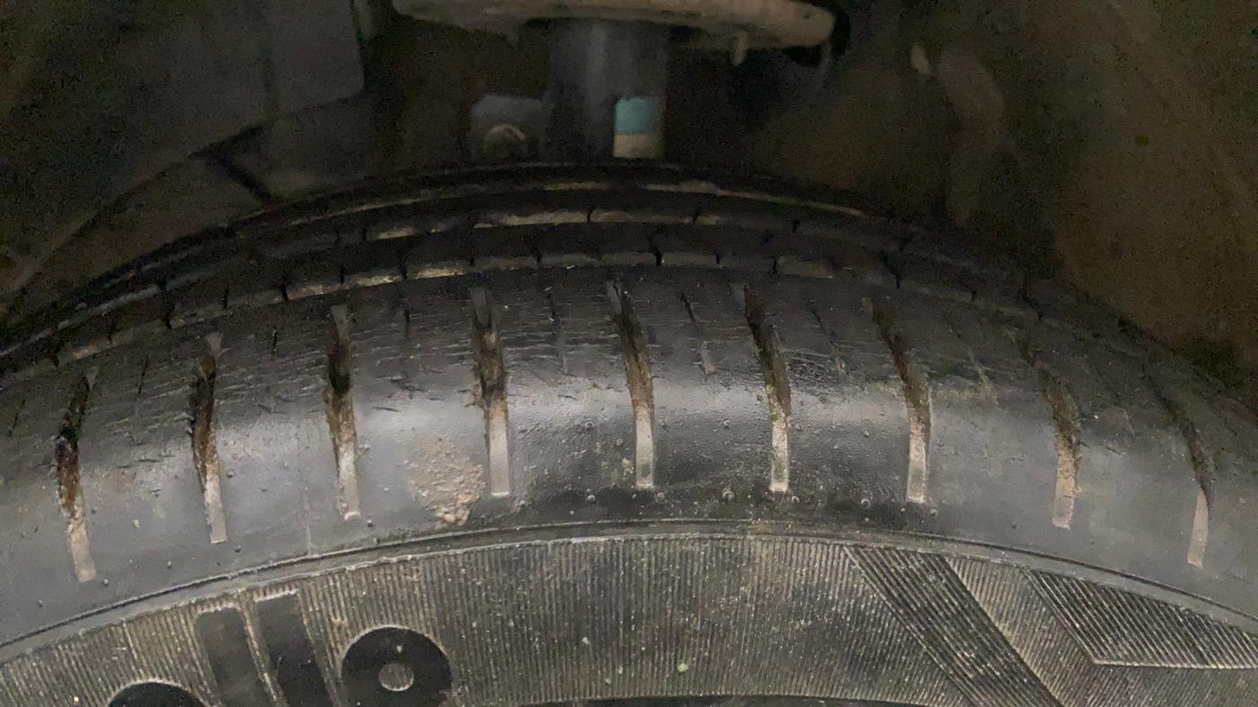 2020 Maruti Baleno ZETA PETROL 1.2, Petrol, Manual, 25,796 km, Left Front Tyre Tread