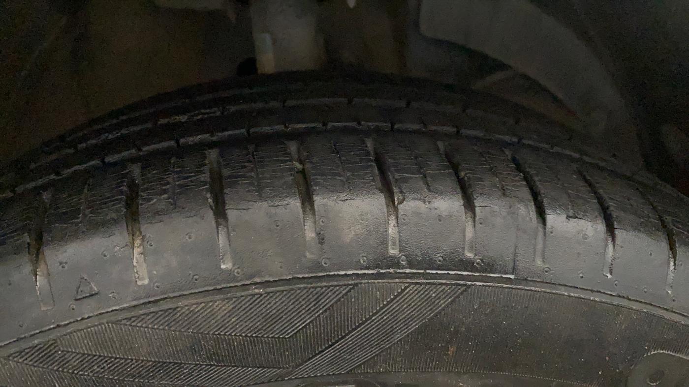 2020 Maruti Baleno ZETA PETROL 1.2, Petrol, Manual, 25,796 km, Right Front Tyre Tread
