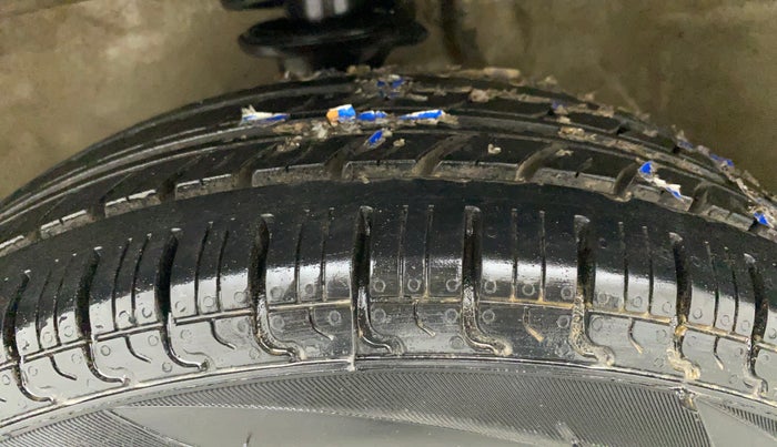 2015 Maruti Alto K10 VXI AMT, Petrol, Automatic, 34,768 km, Left Front Tyre Tread