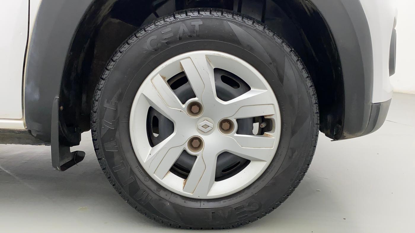 2017 Renault Kwid RXT, Petrol, Manual, 12,398 km, Right Front Wheel