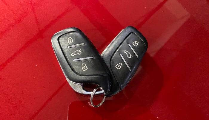 2022 MG ASTOR SAVVY 1.3 TURBO AT S RED, Petrol, Automatic, 17,466 km, Key Close Up