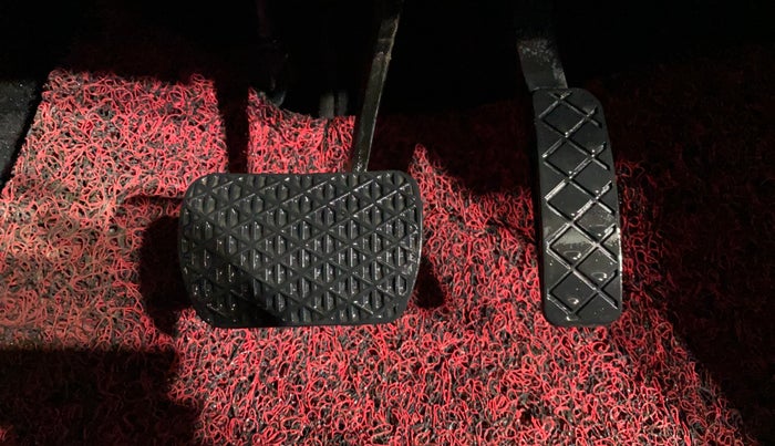 2022 MG ASTOR SAVVY 1.3 TURBO AT S RED, Petrol, Automatic, 17,466 km, Pedals