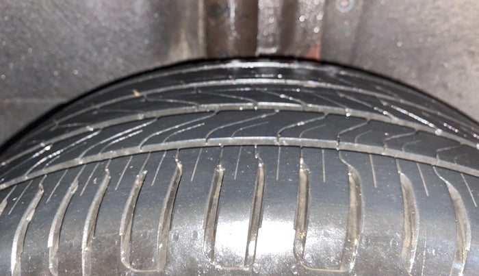 2022 MG ASTOR SAVVY 1.3 TURBO AT S RED, Petrol, Automatic, 17,466 km, Right Rear Tyre Tread