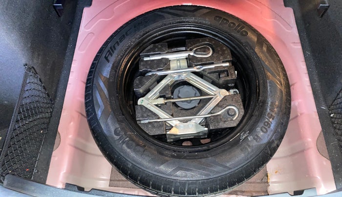 2022 MG ASTOR SAVVY 1.3 TURBO AT S RED, Petrol, Automatic, 17,466 km, Spare Tyre