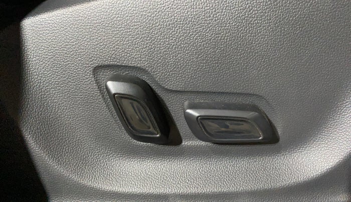 2022 MG ASTOR SAVVY 1.3 TURBO AT S RED, Petrol, Automatic, 17,466 km, Driver Side Adjustment Panel