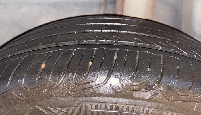 2022 Volkswagen TAIGUN TOPLINE 1.0 TSI MT, Petrol, Manual, 39,605 km, Left Rear Tyre Tread