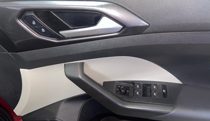 2022 Volkswagen TAIGUN TOPLINE 1.0 TSI MT, Petrol, Manual, 39,605 km, Driver Side Door Panels Control